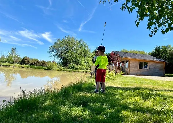 Un étang Idéal Pour La Famille Chalet
