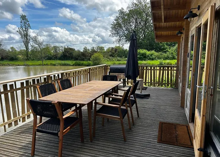 Un étang Idéal Pour La Famille Chalet Moussac-sur-Vienne